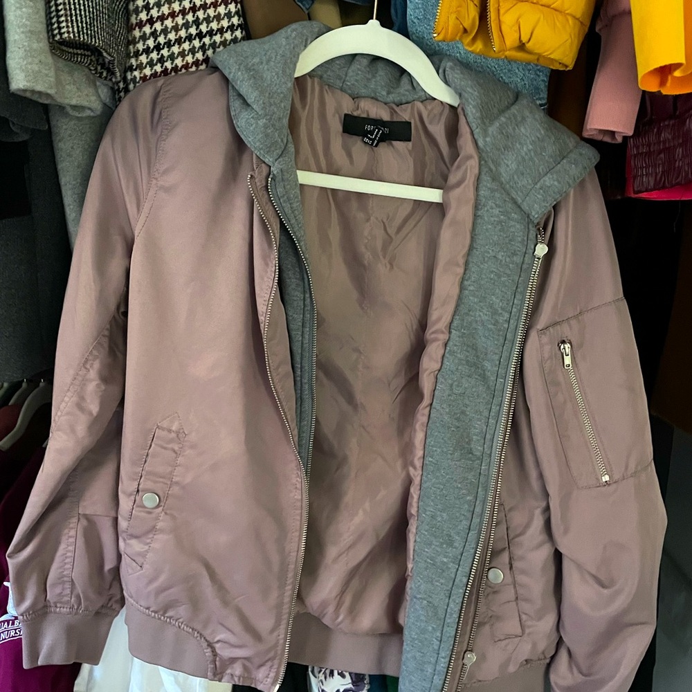 Mauve bomber jacket with hood